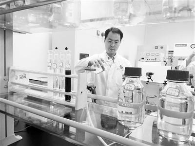 889484216.jpg 889484216.jpg