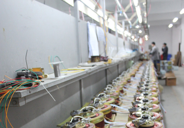 穩(wěn)壓器公司，專業(yè)生產(chǎn)穩(wěn)壓器廠