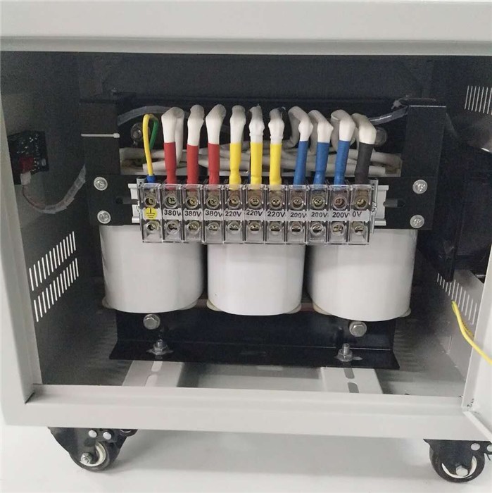 三相380v變220v變壓器內(nèi)部