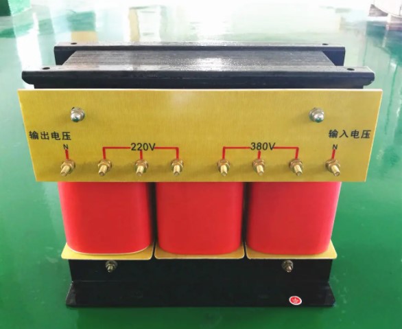 三相380v轉(zhuǎn)三相220v變壓器