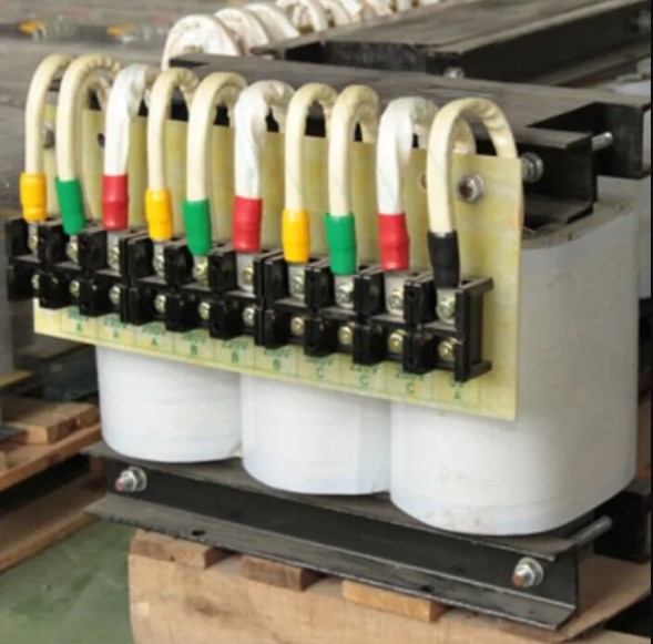 三相380v轉(zhuǎn)三相220v變壓器接線