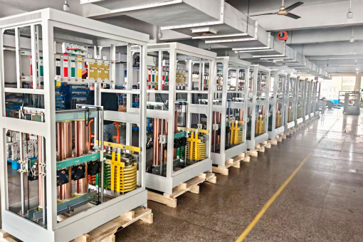 三相全自動穩壓器 三相全自動穩壓器